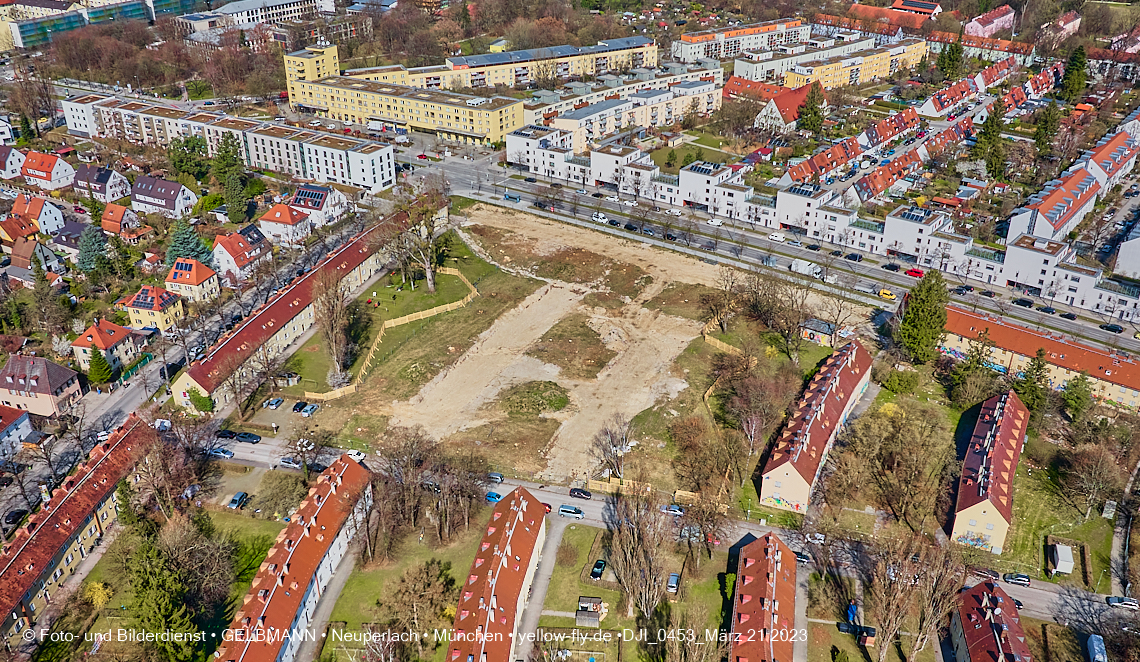 21.03.2023 - Luftbilder von der Baustelle Maikäfersiedlung in Berg am Laim